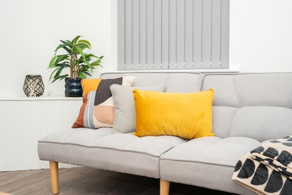 Stylish Home In York - Free Wifi & Parking - Close To Racecourse & City Centre Zewnętrze zdjęcie