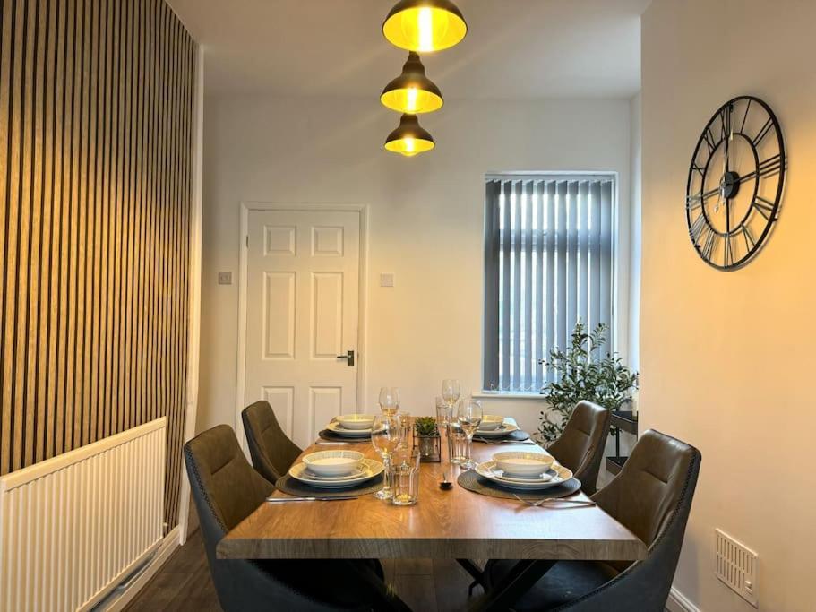 Stylish Home In York - Free Wifi & Parking - Close To Racecourse & City Centre Zewnętrze zdjęcie