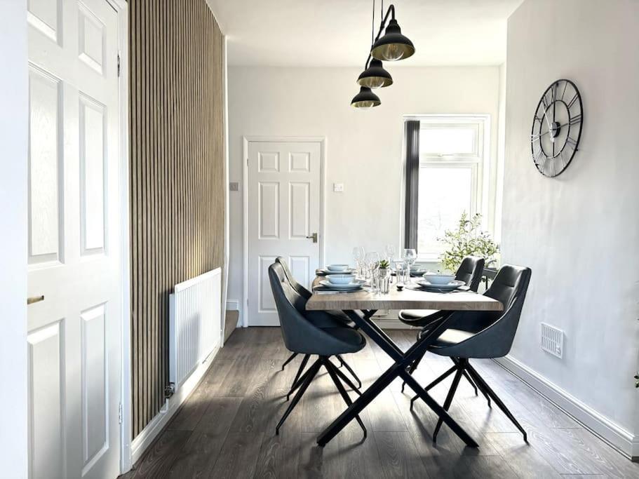 Stylish Home In York - Free Wifi & Parking - Close To Racecourse & City Centre Zewnętrze zdjęcie