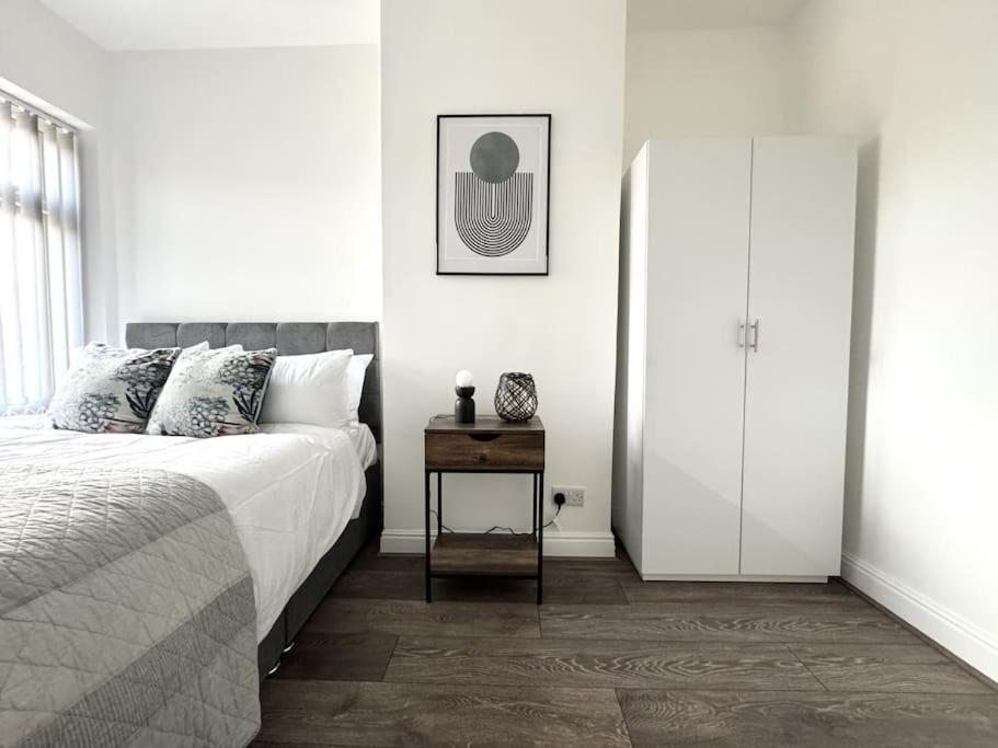 Stylish Home In York - Free Wifi & Parking - Close To Racecourse & City Centre Zewnętrze zdjęcie